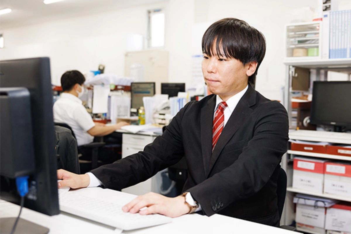 本部 H.T.さん仕事の様子➁